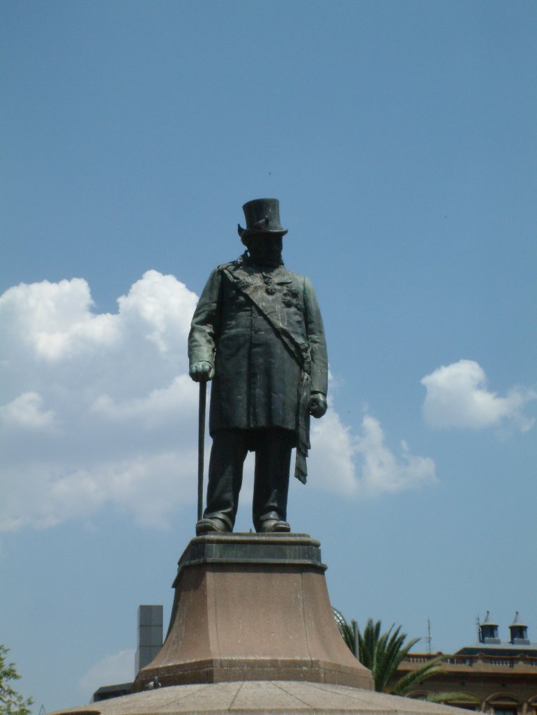 01-Church Square, statue of Paul Kruger.jpg - Church Square, statue of Paul Kruger